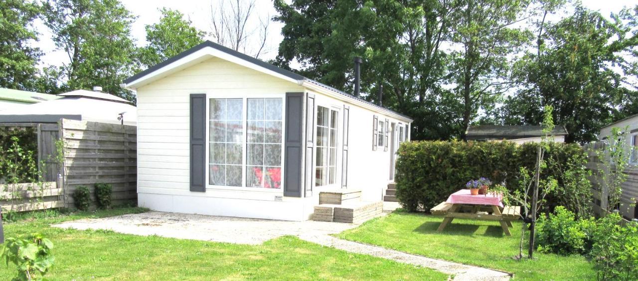 Chalet 556 Op Recreatiepark De Wielen 신트 마르턴 외부 사진