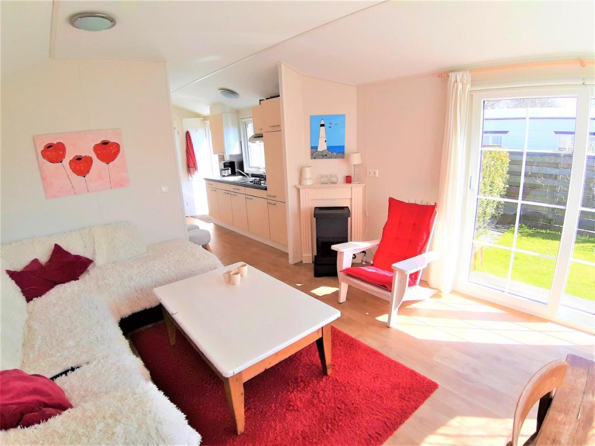 Chalet 556 Op Recreatiepark De Wielen 신트 마르턴 외부 사진