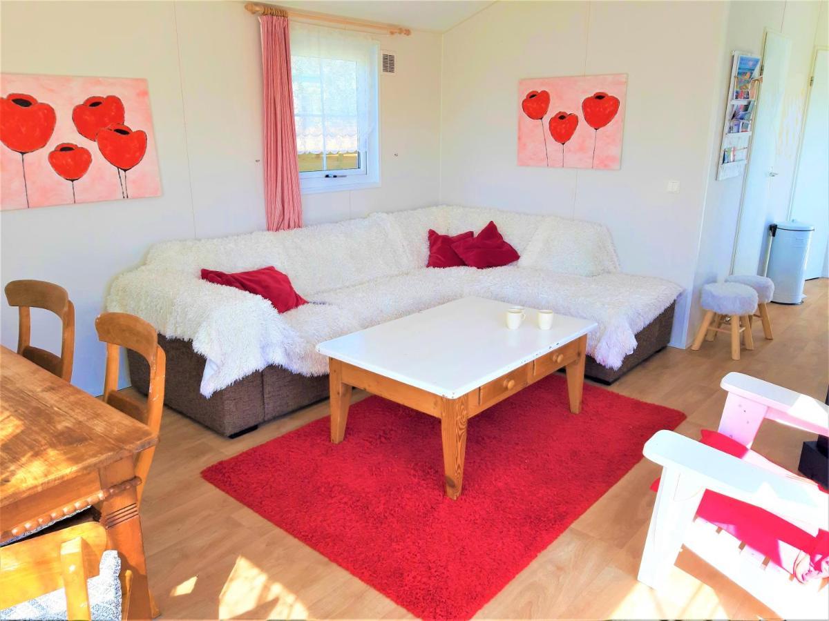Chalet 556 Op Recreatiepark De Wielen 신트 마르턴 외부 사진