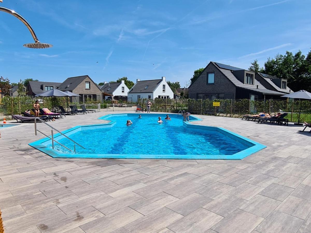 Chalet 556 Op Recreatiepark De Wielen 신트 마르턴 외부 사진
